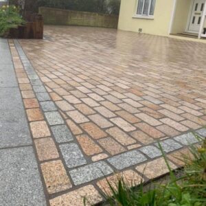 yellow-granite-tumbled-setts-200x100