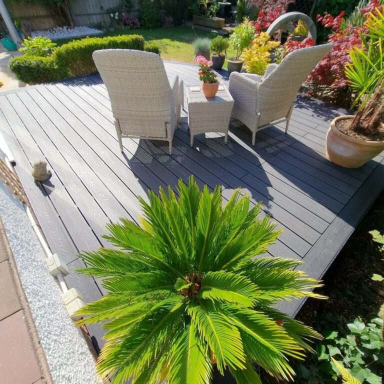 Piranha Mid Grey and Anthracite Composite Decking