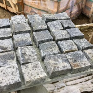 Rough Cropped Granite Setts