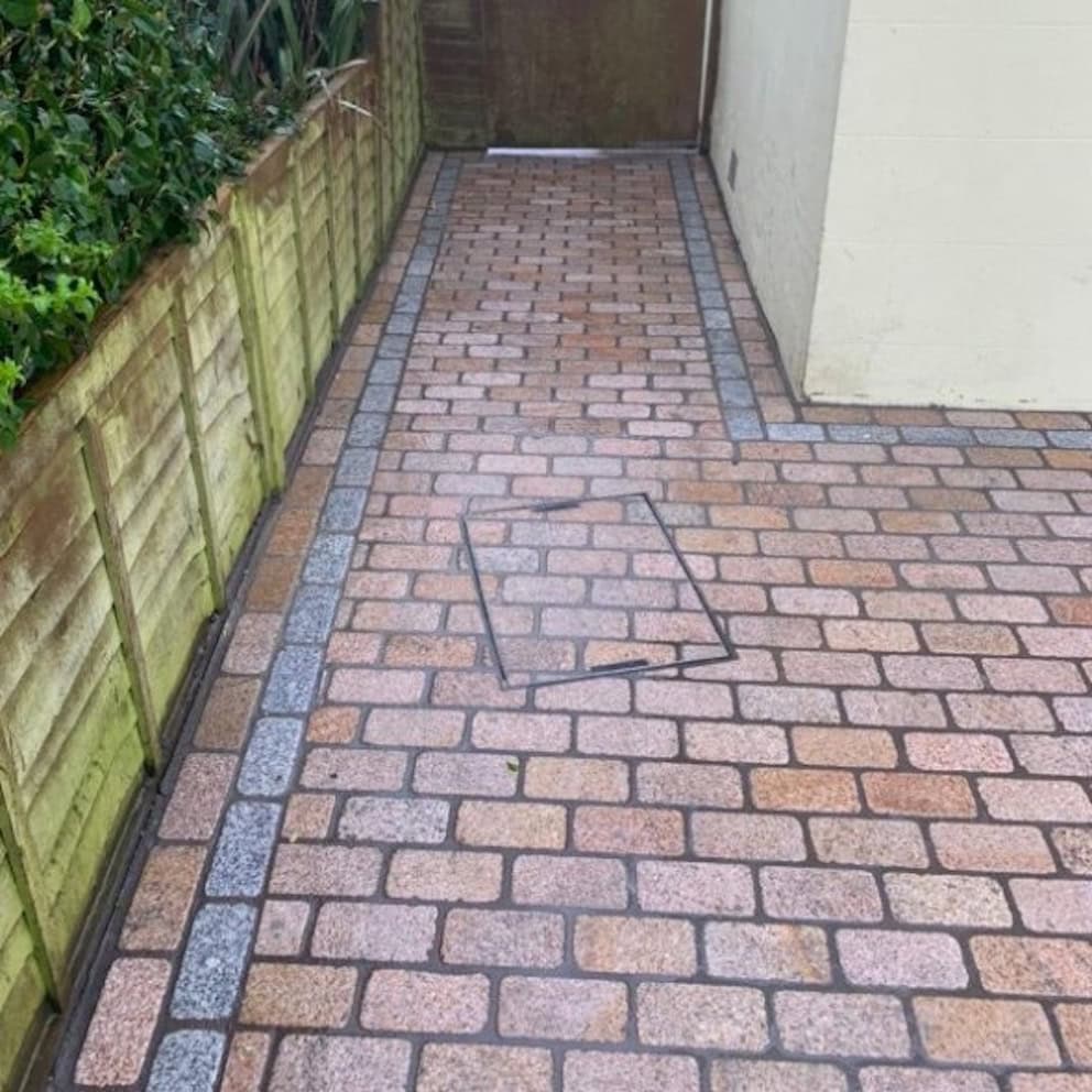 yellow-granite-tumbled-setts-200x100